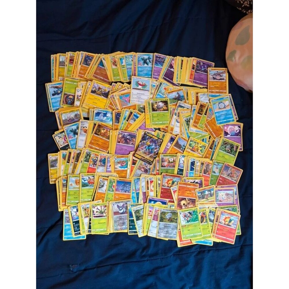 500 Pokémon Card Lot Commons/HOLOS/ Raikou V lot#5